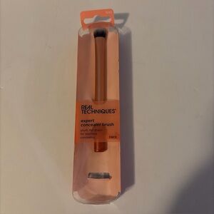 Real Techniques Expert Concealer Brush